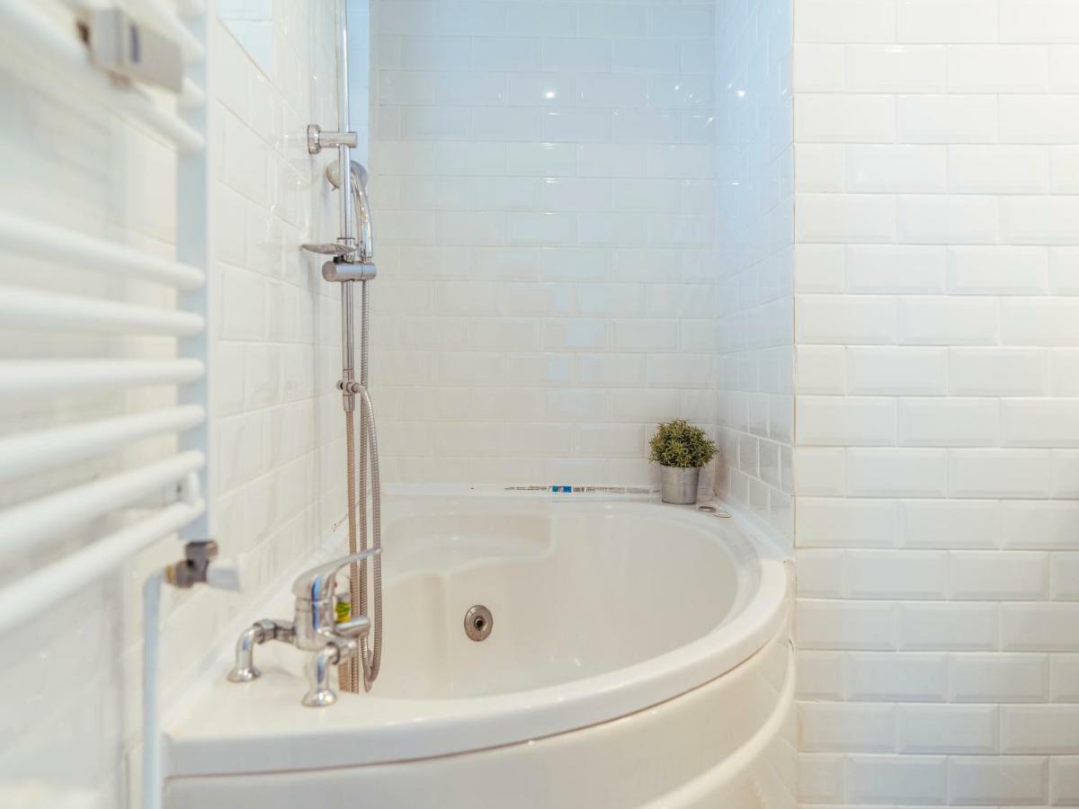 בוקרשט Parkview Apartment - Spectacular View & 2 Bedrooms מראה חיצוני תמונה